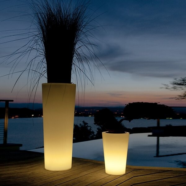 Smart & Green Tango Bluetooth LED Planter in White, Size: Medium