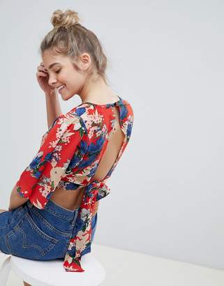 PrettyLittleThing Floral Wrap Crop Top