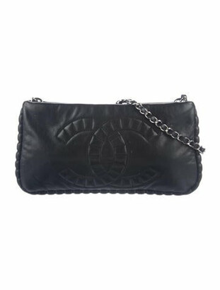 Chanel On the Bund Pochette Black - ShopStyle Shoulder Bags