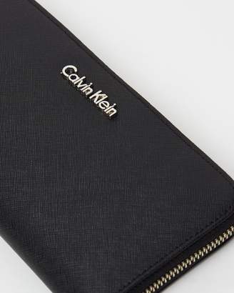 Calvin Klein SLGS Saffiano Wallet