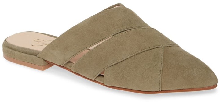 42 gold castle cap toe mule