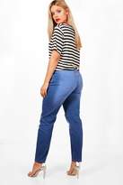 Thumbnail for your product : boohoo Plus Mid Rise Skinny Ripped Knee Jean