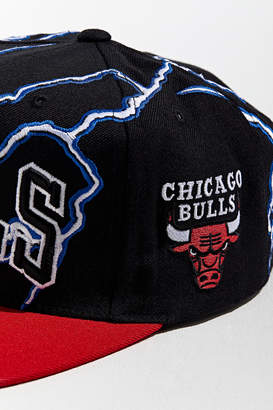 Mitchell & Ness Chicago Bulls Lightning Snapback Hat