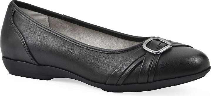 Cliffs by White Mountain Calming Women's Ballet Flats