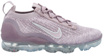 vapormax lace up