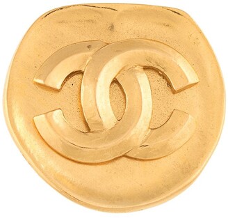 Chanel Pre Owned 1996 CC logo rounded brooch