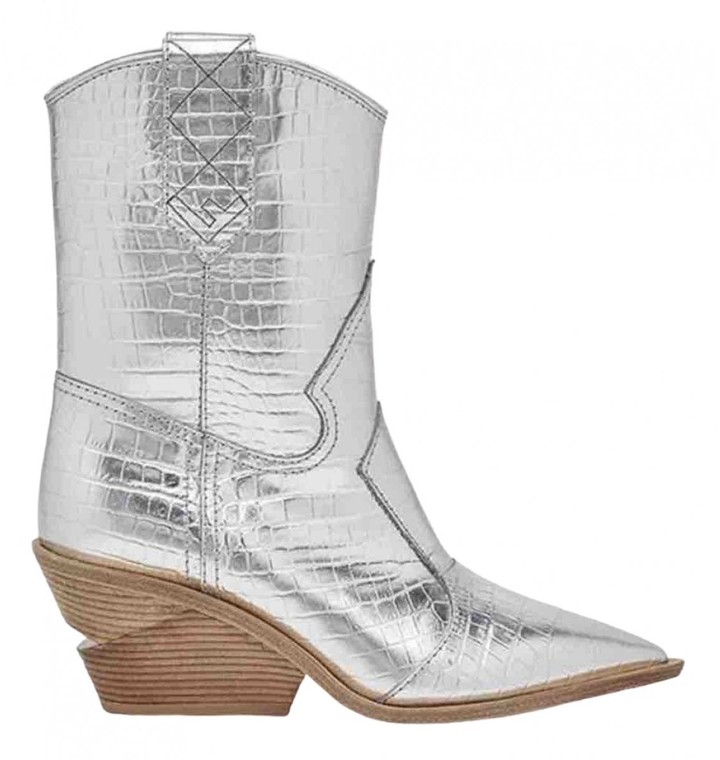 fendi cowboy boots