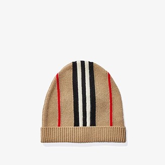 beige wooly hat