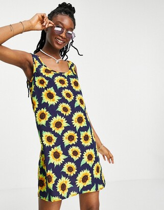 Wednesday's Girl relaxed mini shift dress in vintage sunflower print
