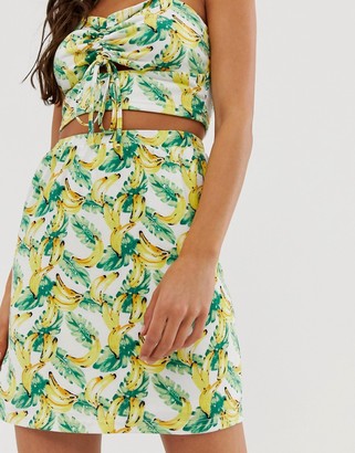 Glamorous mini skirt in banana print