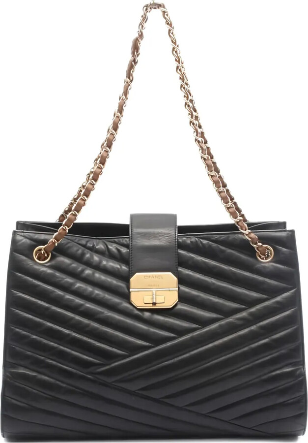 Chanel Pre Owned 2011 Chain Leather Shoulder Bag