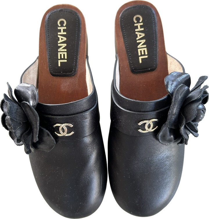 CHANEL Mules & Clogs Chanel Leather For Female 38 EU for Women