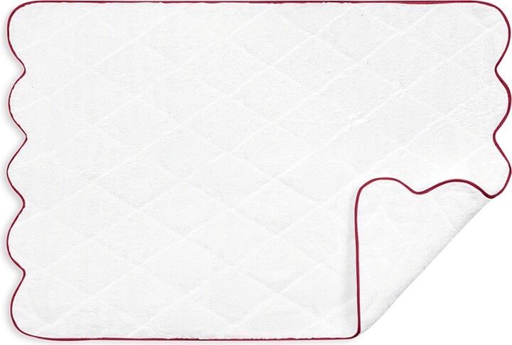 Matouk Cairo Scallop Quilted Mat