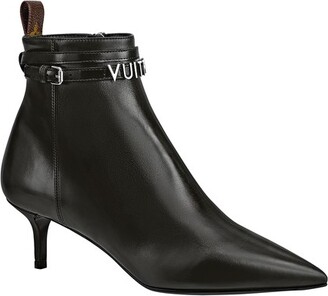 $1,280 Louis Vuitton Polar Flat White Leather Monogram Ankle Boots Sz 37  AUTH😍