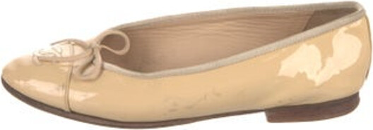 Chanel Patent Leather Ballet Flats By Karl Lagerfeld Neutrals Interlocking CC Logo Grosgrain & Bow Accents Round-Toes Designer