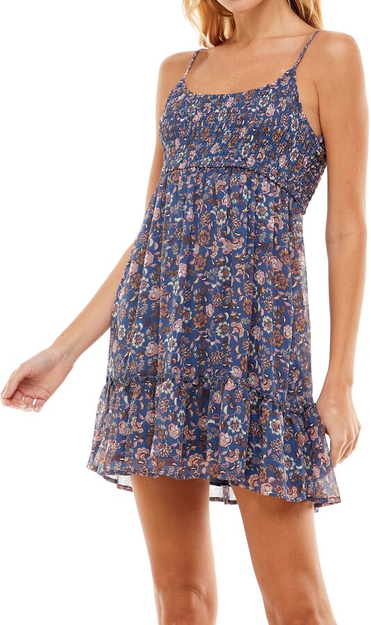 dresses for small bust