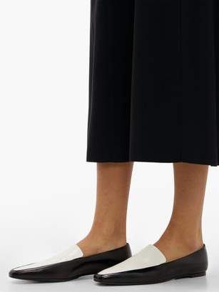 The Row Minimal Leather Loafers - Womens - Black White