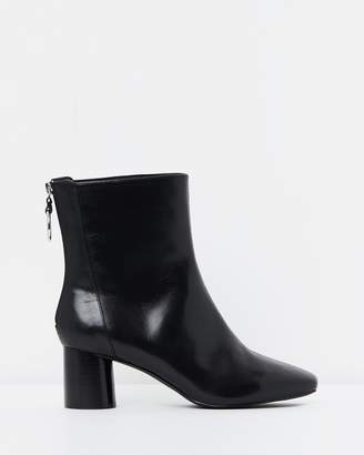 Atmos & Here ICONIC EXCLUSIVE - Gaby Leather Ankle Boots