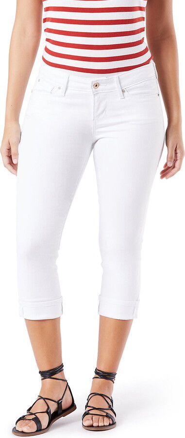 Levi Strauss Signature Women’s and Women’s Plus Mid Rise Capri Jeans, 25″ Inseam, Sizes 2-28