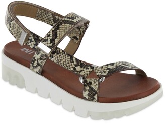 mia galina platform sandal