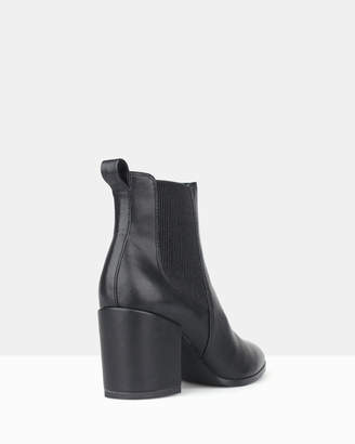 betts Coyote Chelsea Boots