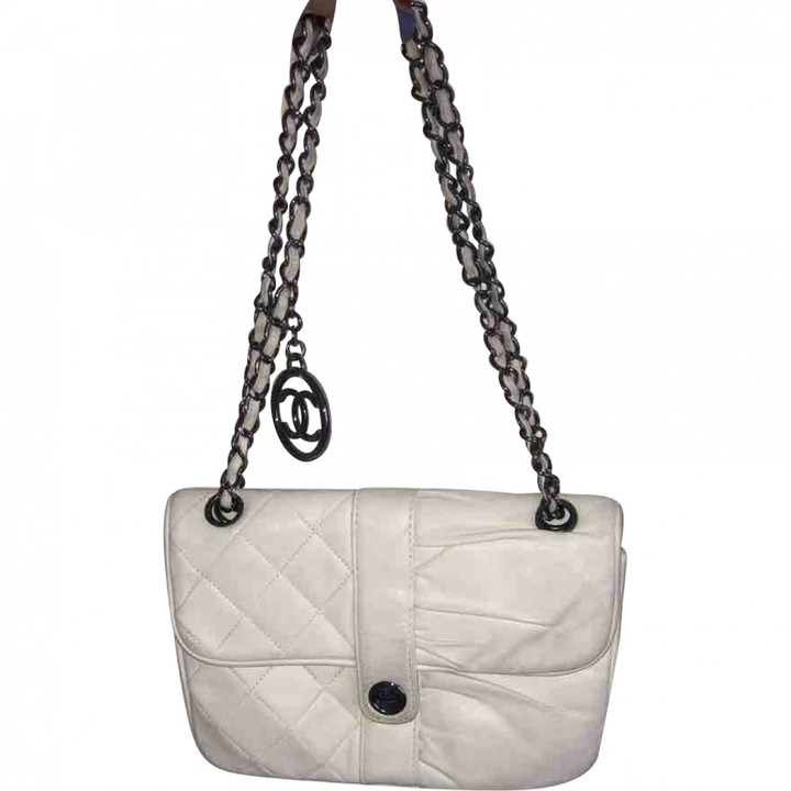 white chanel wallet on chain