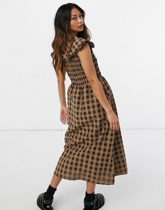 GHOSPELL sleeveless maxi dress with bib collar in brown check