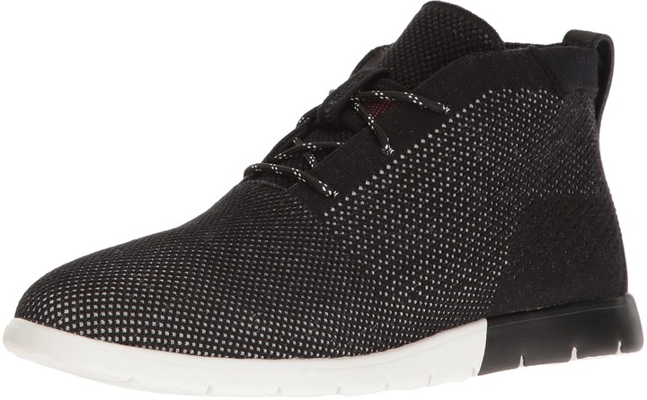 ugg maksim hyperweave