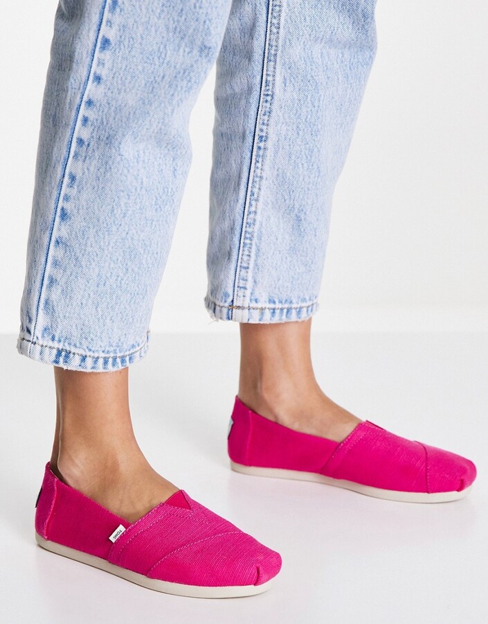 womens toms