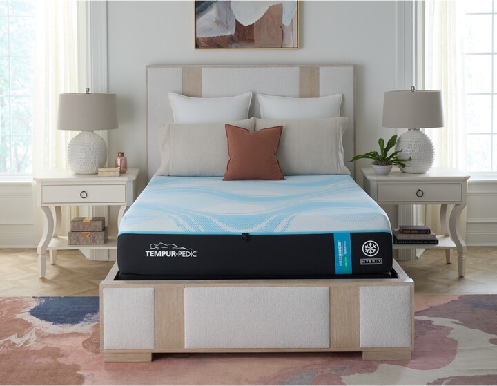 Tempur-Pedic LuxeBreeze 13" Medium Hybrid Cooling Mattress Set- Queen Split