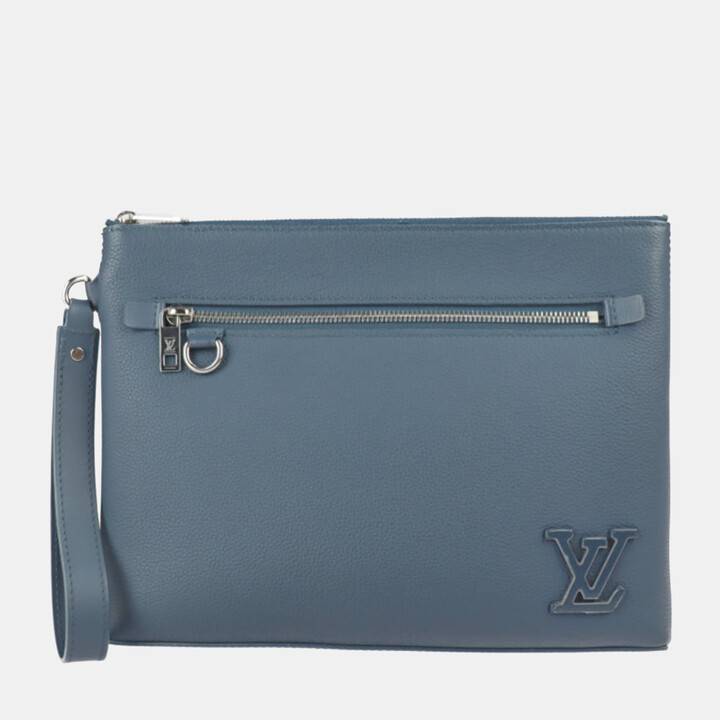 Louis Vuitton Etui Voyage Pouch Monogram Taurillon Leather MM - ShopStyle  Clutches