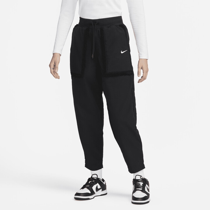 Nike Women's Sportswear Essential Woven High-Waisted Curve Pants