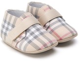 Thumbnail for your product : Burberry Children Signature check pattern pre-walkers