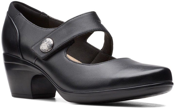 clarks mary jane pumps