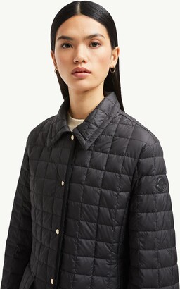 美品　MONCLER 1952 グレー　S Tシャツ　国内正規品 4S83 Moncler 2 1952 Fall 2022 Menswear Collection | Vogue