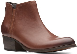 clarks canada boots