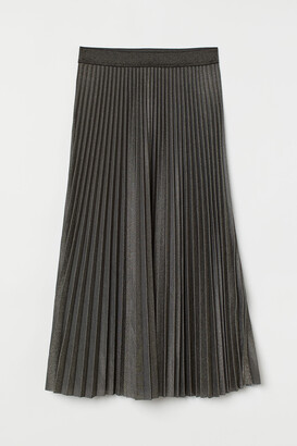 H&M Pleated glittery skirt