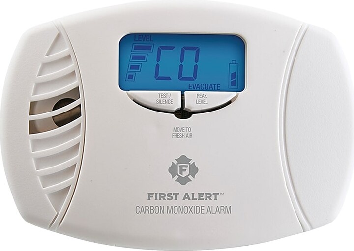First Alert Dual Power Plug-In Photoelectric Electromechanical Carbon Monoxide Detector (FAT1039746)
