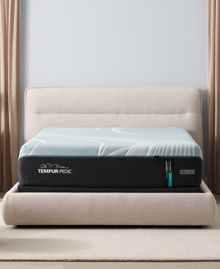 Tempur-Pedic LuxeAdapt 2.0 13" Medium Hybrid Mattress Set - King