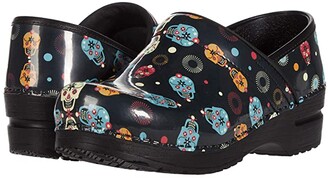 sanita clogs clearance