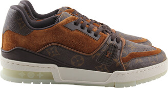 Pre-owned Lv Trainer Low Trainers In Brown