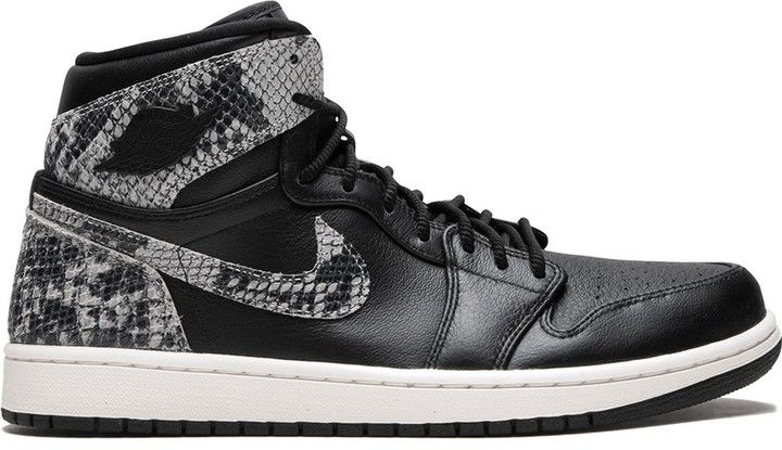 black nike high tops womens