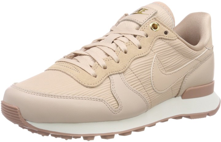 beige nike womens trainers