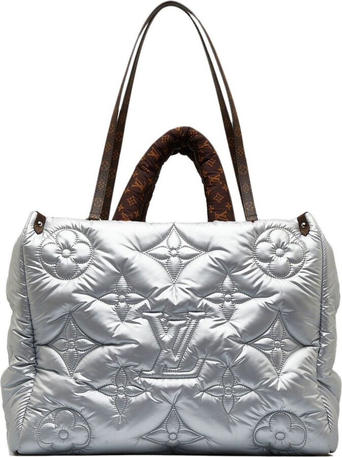 Louis Vuitton Beige Puffer Quilted Pillow Onthego GM 2way Tote Bag 1122lv1  at 1stDibs