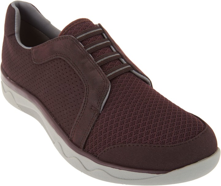 clarks soft cushion cloud steppers