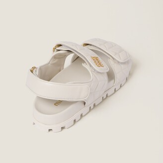 サンダル・ミュール MiuMiu | Sporty matelasse nappa leather sandals 5X135E White Sporty Matelassé Nappa Leather Sandals | Miu Miu