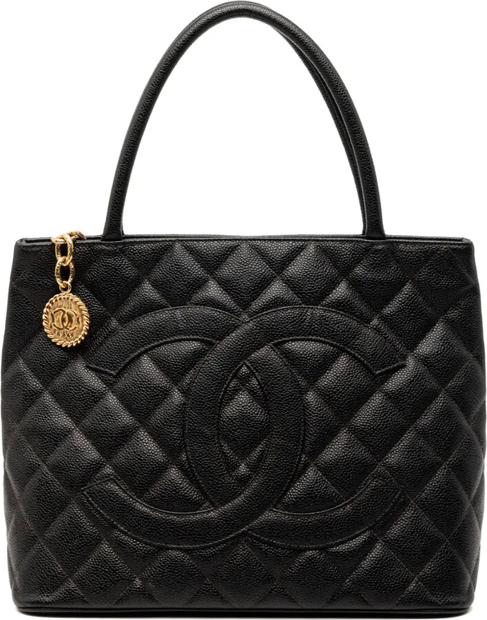 Chanel Pre Owned 2003-2004 Caviar Medallion tote bag