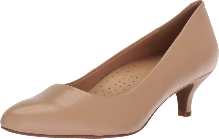 kitten heel pumps wide width