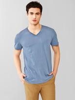 Thumbnail for your product : Gap Essential V-neck shirt