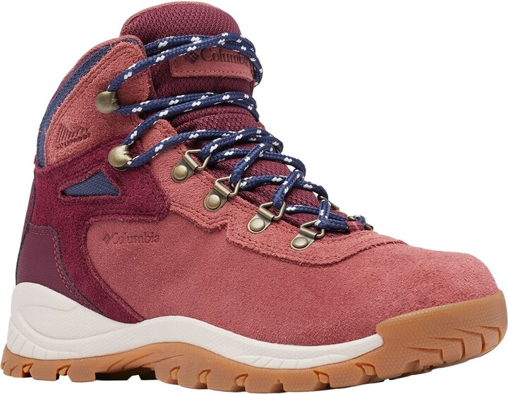 Pink hiking boots for winter 